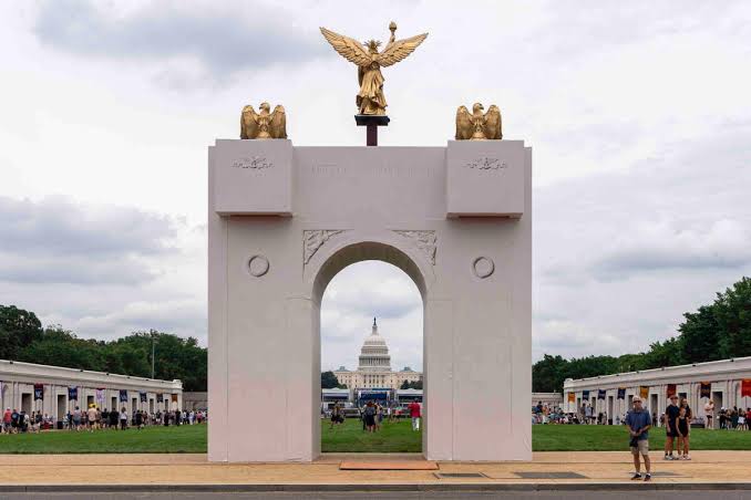 Trump Says Planned Washington Arch Will Double as Military Complex